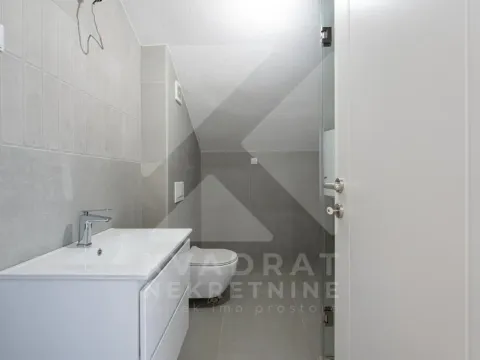 Izdavanje, trosoban stan, 208m², Zabjelo, Podgorica - image 13