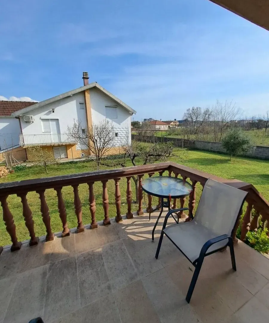 Rent, house, 220m², Donja Gorica, Podgorica