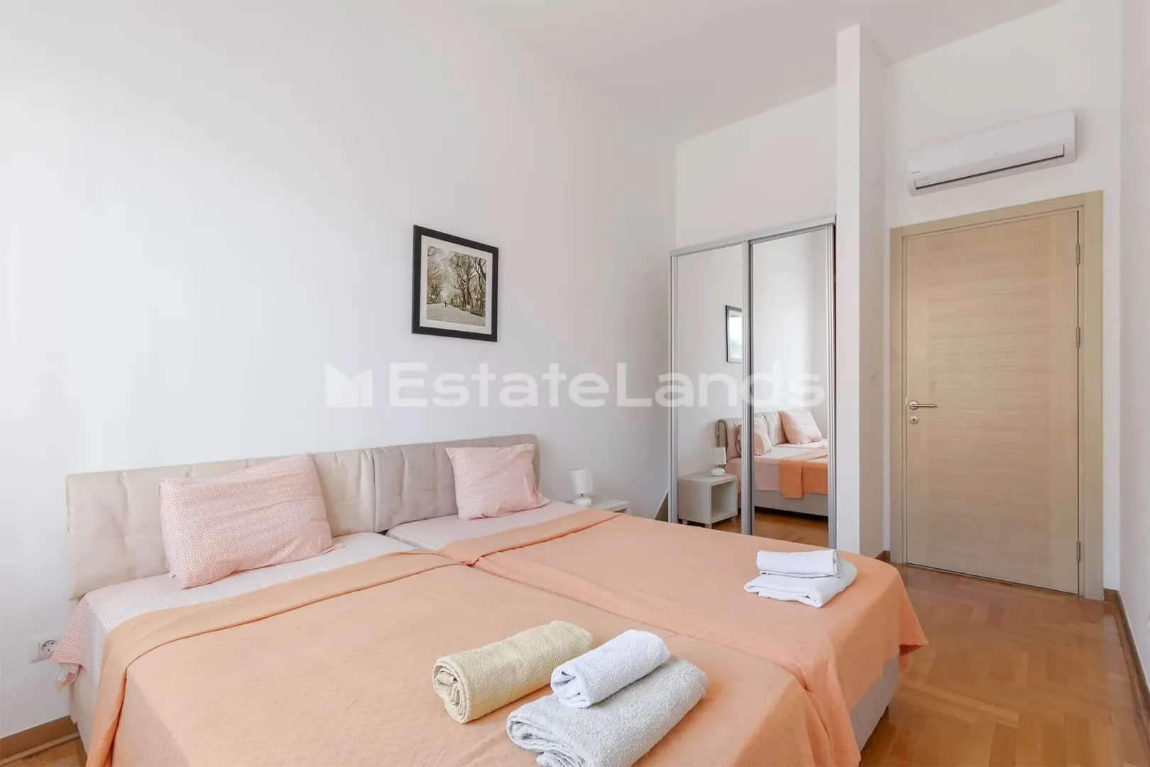 Prodaja, dvosoban stan, 84m², Morinj, Kotor