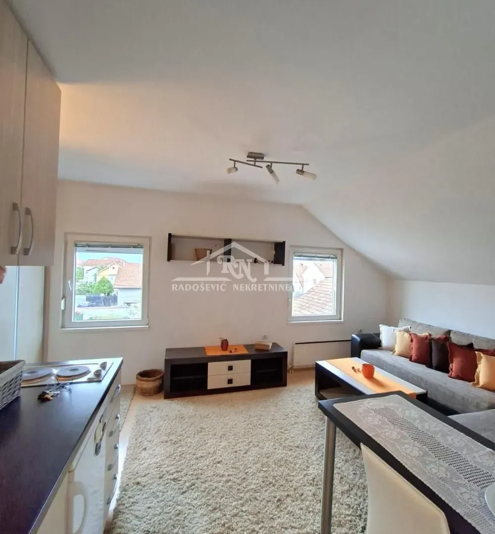 Prodaja, stan, 25m², Borča 1, Borča Sve Podlokacije