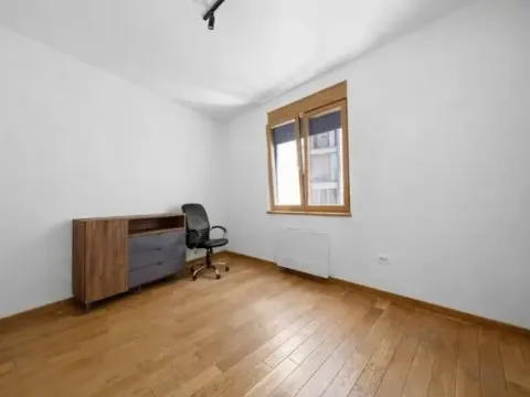 Prodaja, četvorosoban stan, 118m², Crveni Krst, Beograd - image 8
