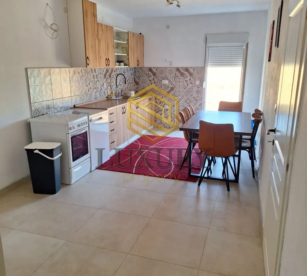 Izdavanje, kuća, 110m², Cijevna, Podgorica