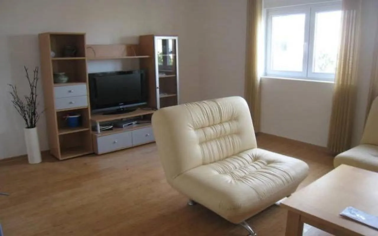 Prodaja, trosoban stan, 83m², Petrovac, Budva