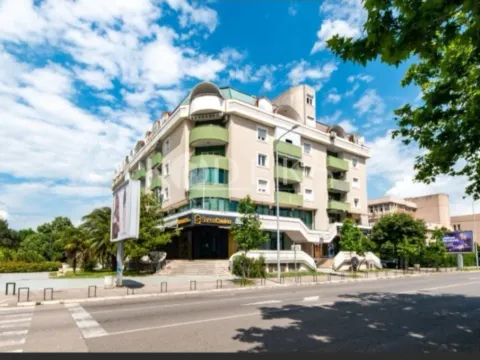 Prodaja, dvosoban stan, 90m², Podgorica, Crna Gora