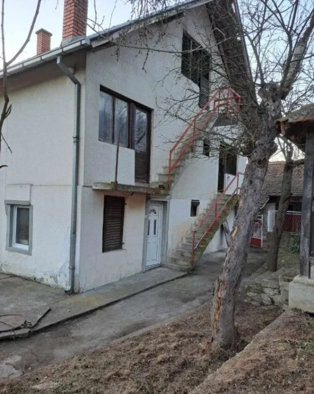 Prodaja, kuća, 250m², Ugrinovci, Gornji Milanovac