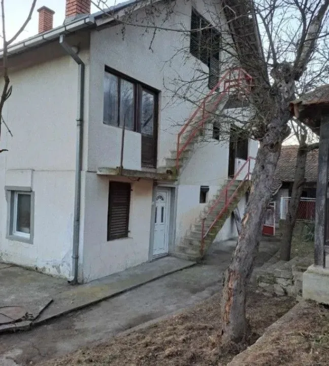 Prodaja, kuća, 250m², Ugrinovci, Gornji Milanovac