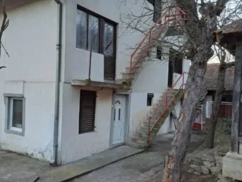 Sale, house, 250m², Ugrinovci, Gornji Milanovac