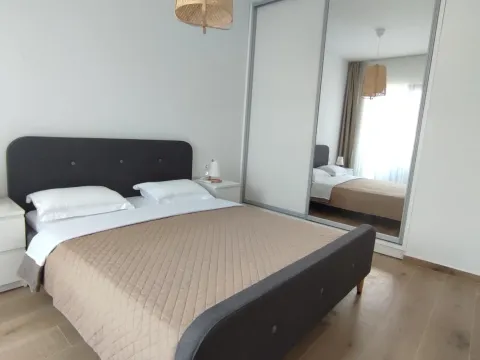 Izdavanje, dvosoban stan, 69m², Gospoština, Budva - image 5