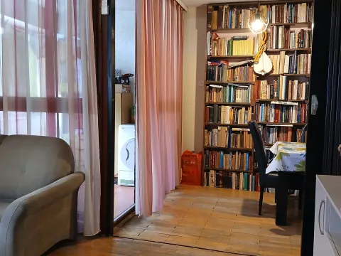 Sale, two bedroom apartment, 80m², Blok 5, Podgorica - image 2