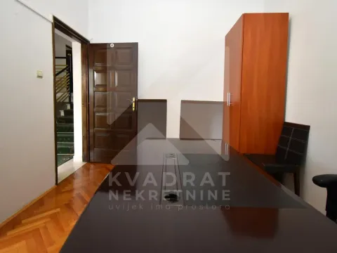 Izdavanje, poslovni prostor, 300m², Gorica C, Podgorica - image 17