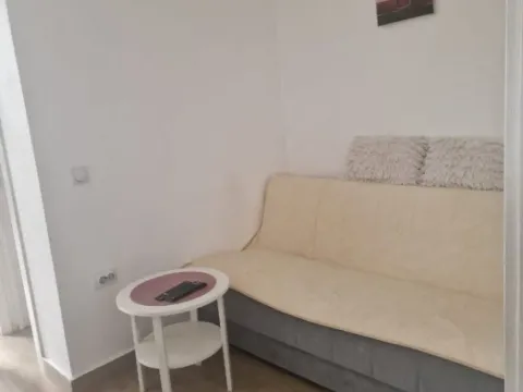 Rent, one bedroom apartment, 25m², Kalimanj, Tivat