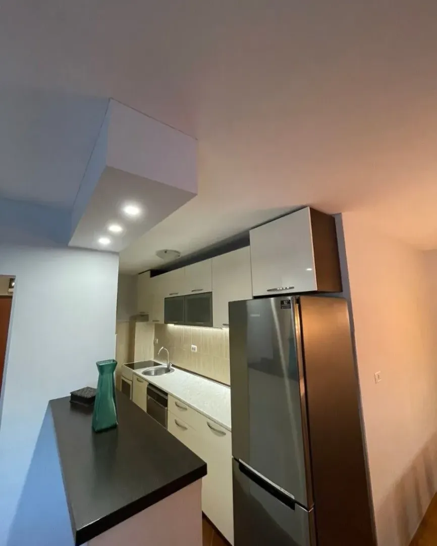 Izdavanje, dvosoban stan, 73m², Stari Aerodrom, Podgorica