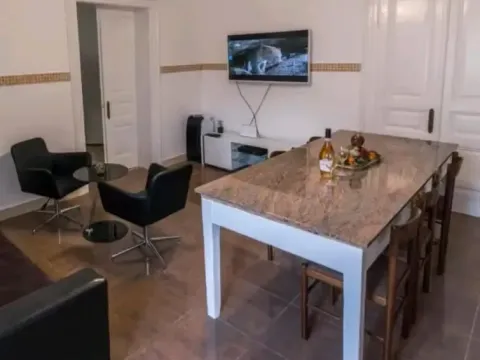 Izdavanje, stan, 70m², Tivat, Crna Gora - image 4