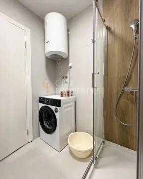 Kupatilo sa tuš kabinom, mašinom za veš i bojlerom. - image 5