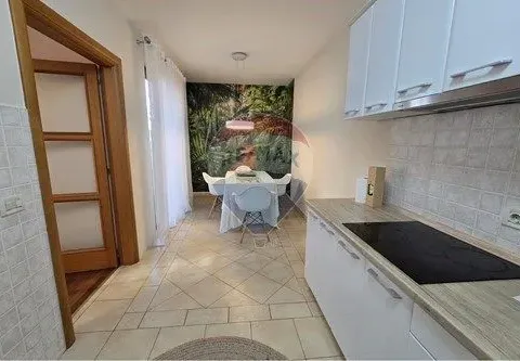 Sale, four bedroom apartment, 200m², Gorica C, Podgorica - image 12