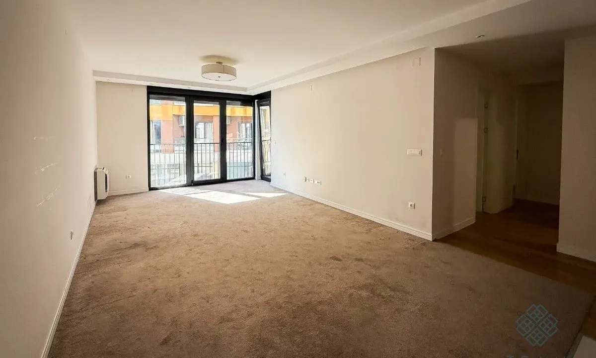 Izdavanje, poslovni prostor, 78m², Kod Capital Plaze, Podgorica