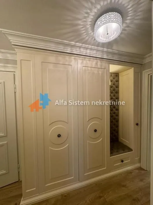 Izdavanje, stan, 215m², Savski Venac, Beograd