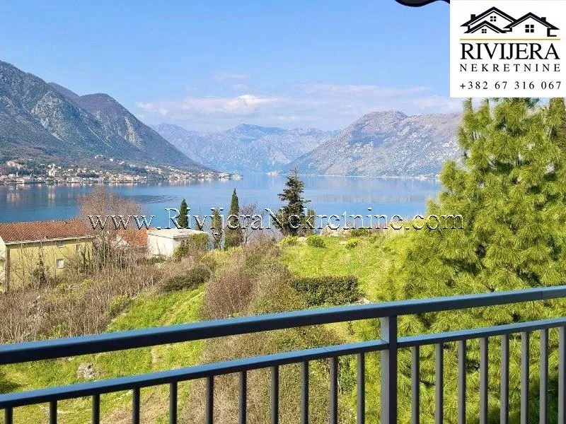 Prodaja, trosoban stan, 102m², Dobrota, Kotor