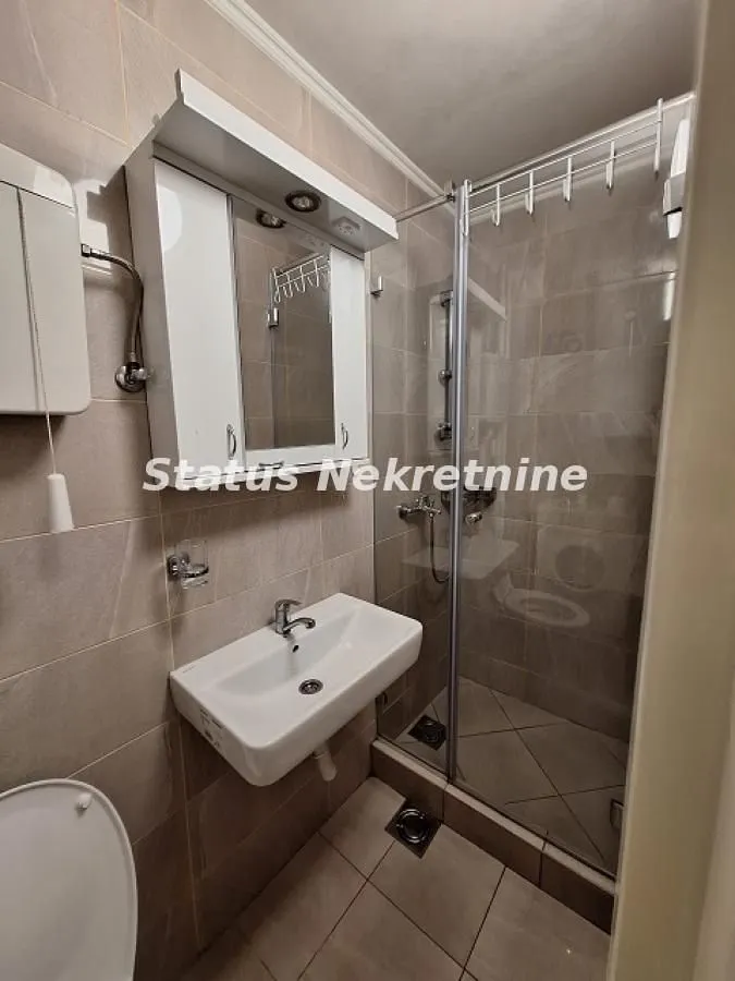 Izdavanje, dvosoban stan, 48m², Detelinara, Novi Sad Sve Podlokacije