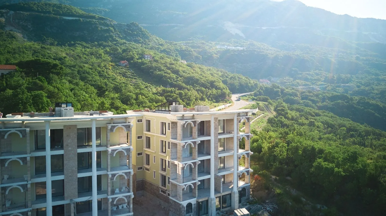 Prodaja, ugostiteljski objekat, 3600m², Markovići, Budva