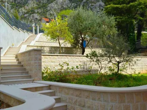 Sale, house, 500m², Dobrota, Kotor - image 4