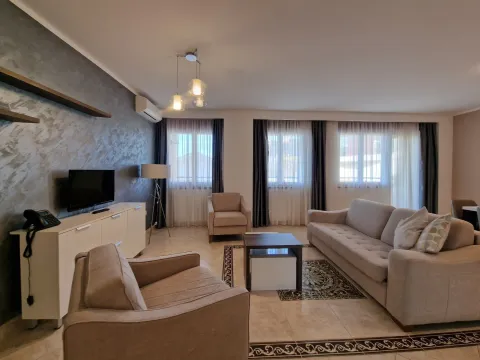 Rent, one bedroom apartment, 90m², Bečići, Budva - image 1