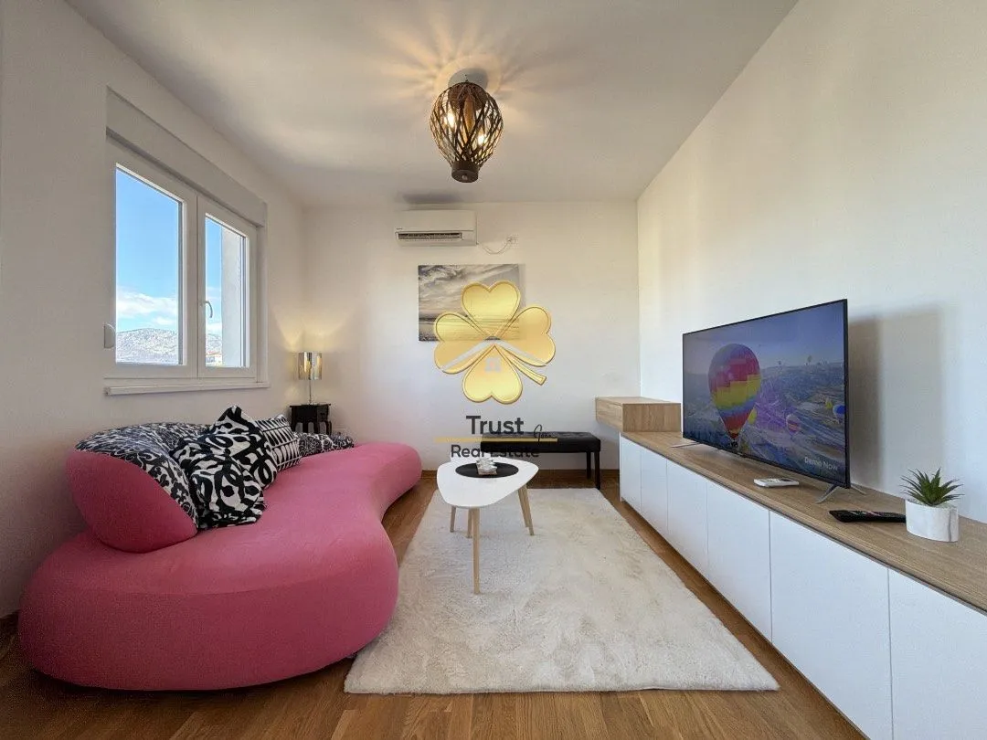 Izdavanje, jednosoban stan, 50m², City Kej, Podgorica