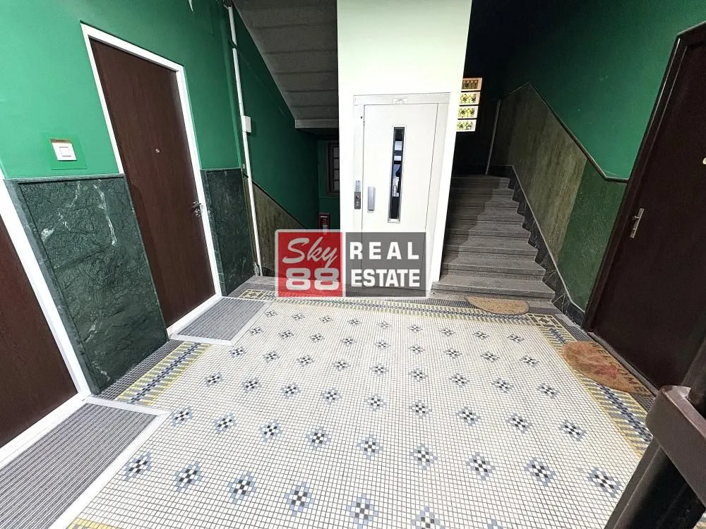 Rent, four bedroom apartment, 110m², Vračar Sve Podlokacije, Beograd