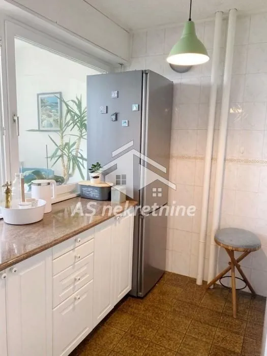 Izdavanje, četvorosoban stan, 120m², Voždovačka Crkva, Voždovac Sve Podlokacije