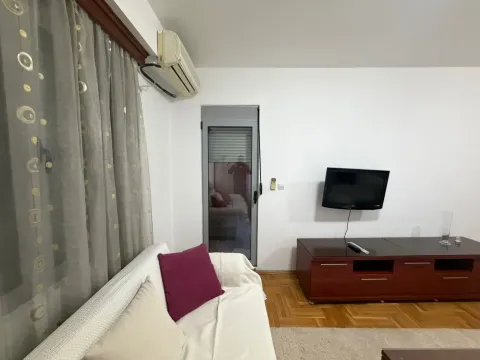 Izdavanje, jednosoban stan, 52m², Podgorica, Crna Gora - image 16