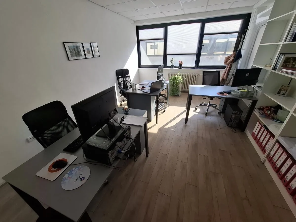 Sale, office space, 30m², Bulevar Oslobodjenja, Novi Sad Sve Podlokacije