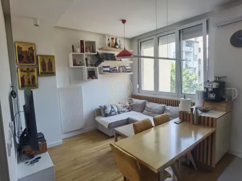 Izdavanje, trosoban stan, 60m², Skadarlija, Beograd - image 1