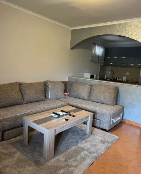 Izdavanje, jednosoban stan, 45m², Tivat, Crna Gora