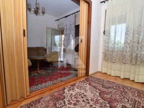 Sale, house, 240m², Dahna, Podgorica - image 11