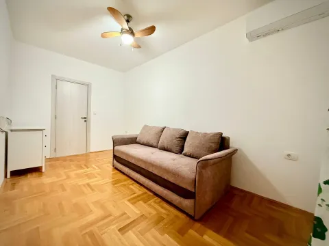 Sale, two bedroom apartment, 75m², Budva, Crna Gora - image 10