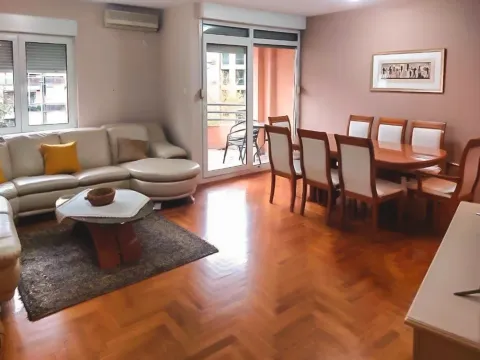 Izdavanje, dvosoban stan, 82m², Kruševac, Podgorica - image 2