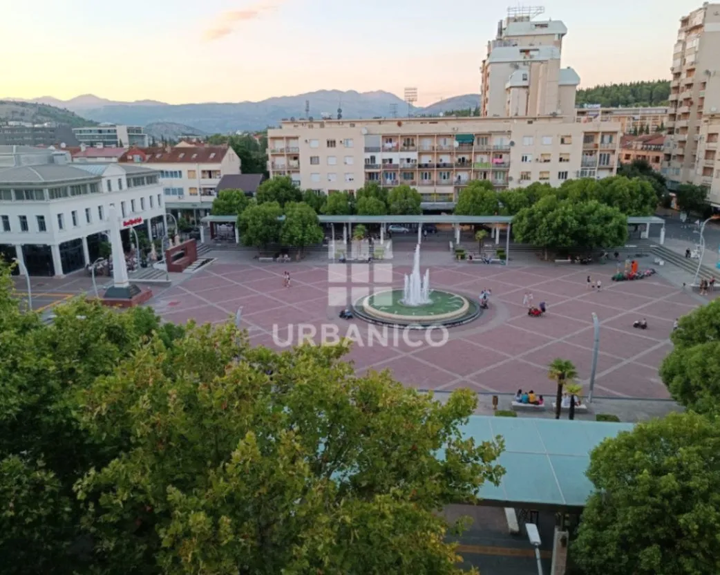Izdavanje, dvosoban stan, 54m², Centar, Podgorica