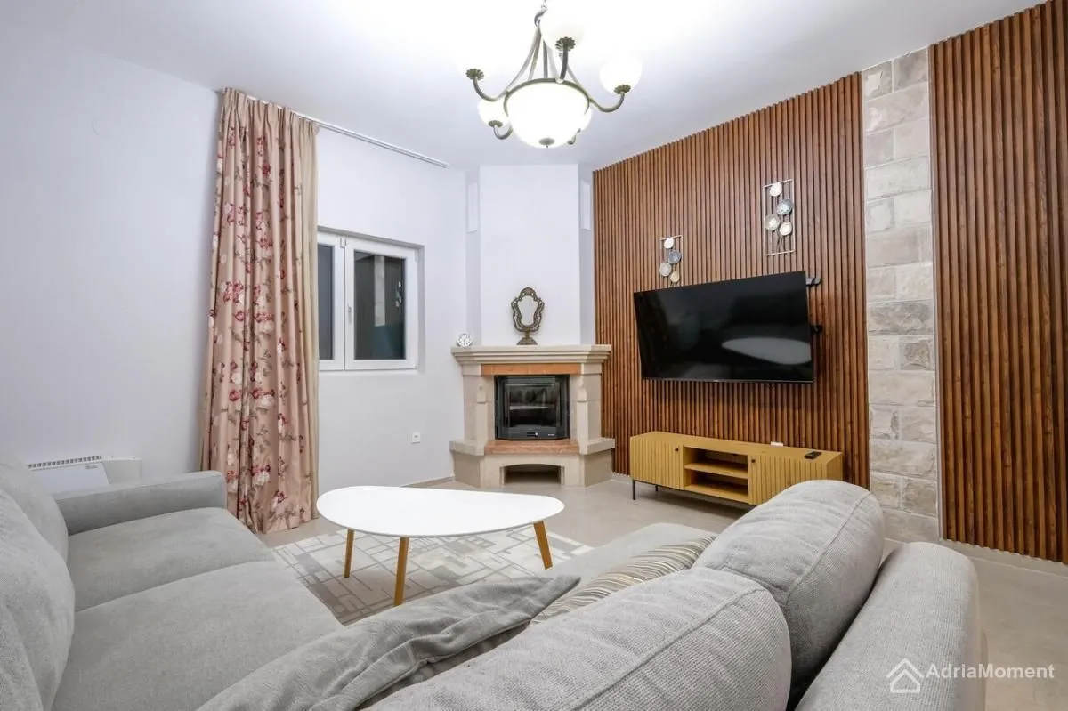 Prodaja, kuća, 198m², Tivat, Crna Gora