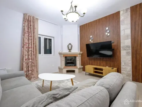 Sale, house, 198m², Tivat, Crna Gora - image 2