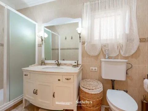 Sale, house, 410m², Blizikuće, Budva - image 22