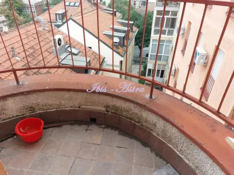 Prodaja, četvorosoban stan, 111m², Stari Grad, Beograd - image 17