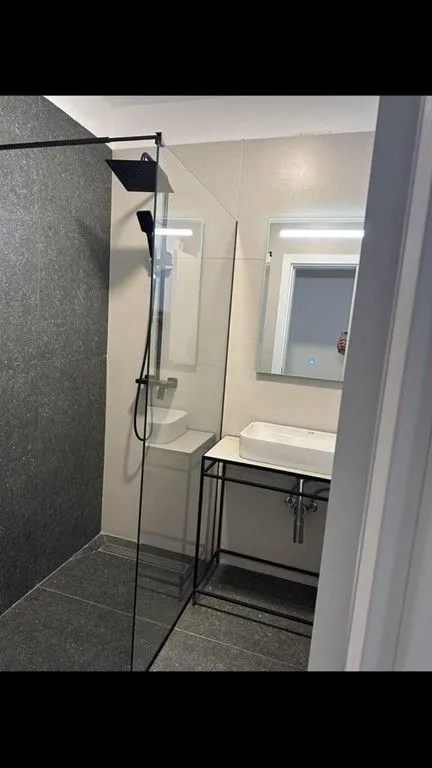 Izdavanje, dvosoban stan, 71m², Vezirov Most, Podgorica