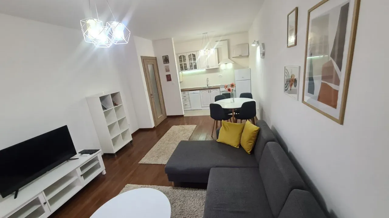 Izdavanje, jednosoban stan, 50m², Master Kvart, Podgorica