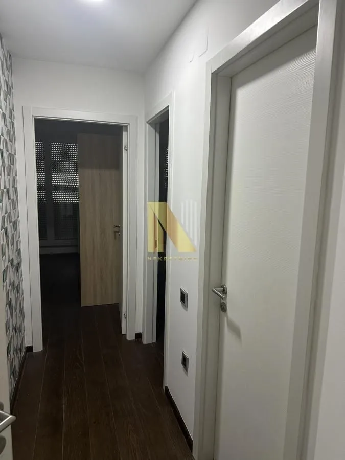 Izdavanje, dvosoban stan, 76m², Adamovićevo Naselje, Novi Sad Sve Podlokacije