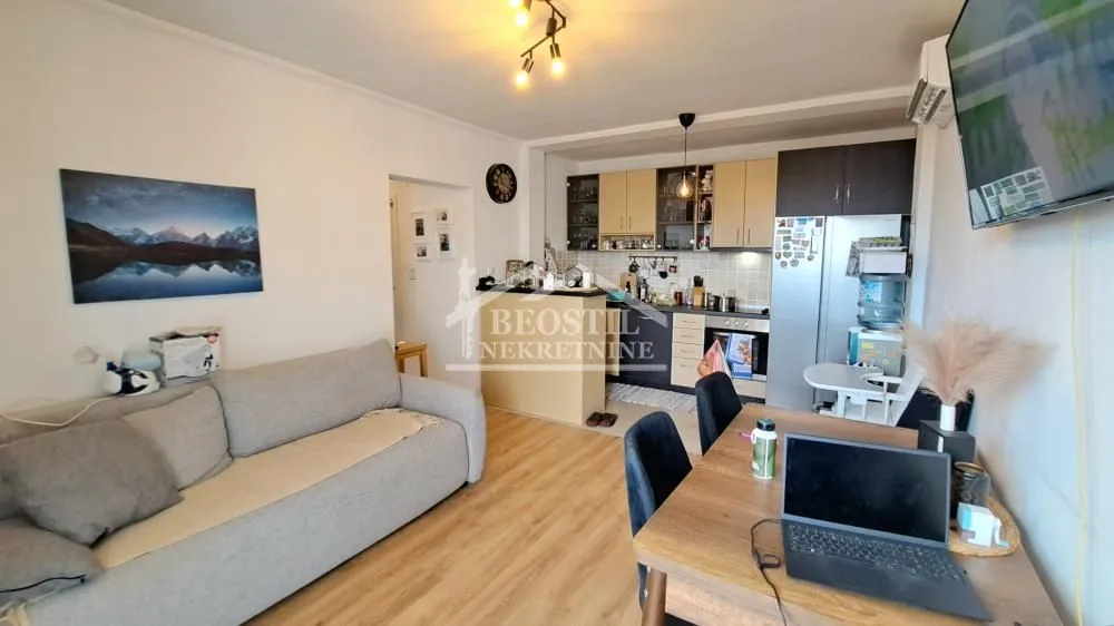 Sale, three bedroom apartment, 60m², Zvezdarska Šuma, Zvezdara Sve Podlokacije