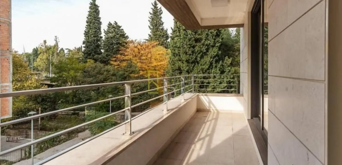 Prodaja, trosoban stan, 114m², Centar, Podgorica