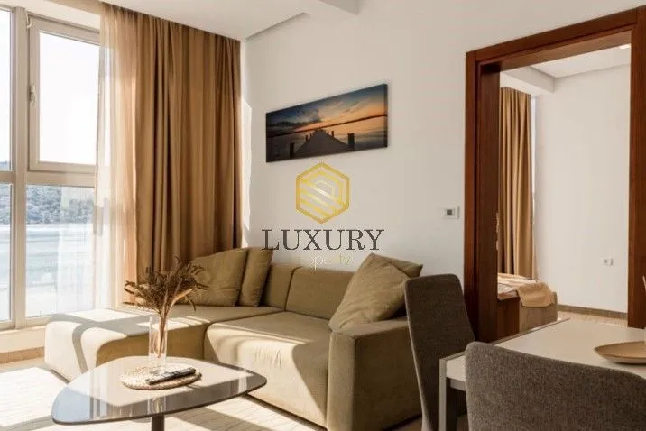 Rent, hospitality venue, 2000m², Sutomore, Bar