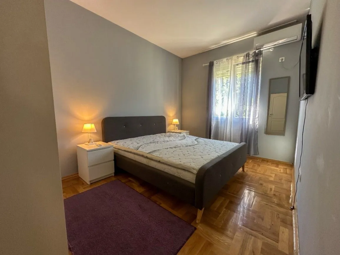 Izdavanje, kuća, 120m², Tološi, Podgorica