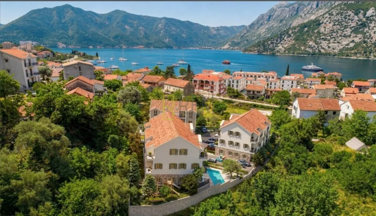 Prodaja, jednosoban stan, 49m², Risan, Kotor