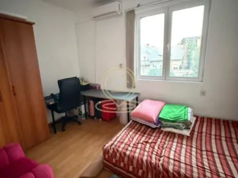 Rent, two bedroom apartment, 50m², Stari Grad, Beograd - image 3